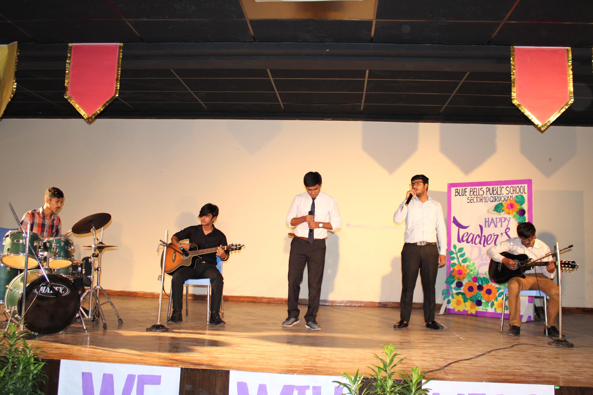 a-day-dedicated-to-teachers-MUQ5J7