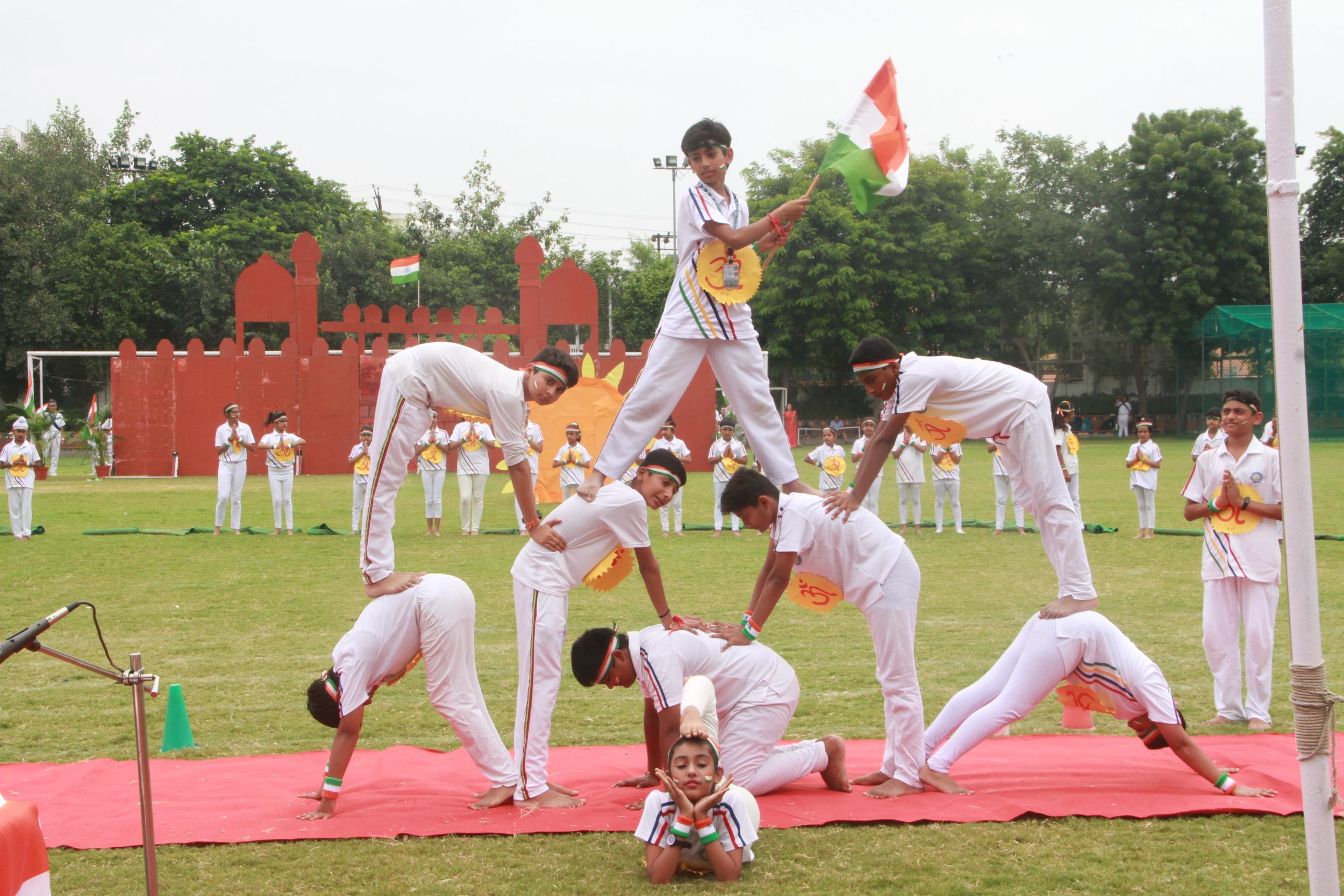 akam-azadi-ka-amrit-mahotsav-at-brahm-dutt-blue-bells-public-school-KX2oSH